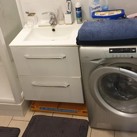 Apartment Super F3 A Cote De Land Et Paris
